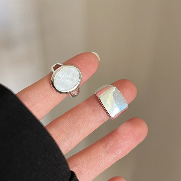 寬版光面方形戒指