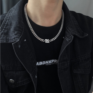 鈦鋼｜M字母項鍊