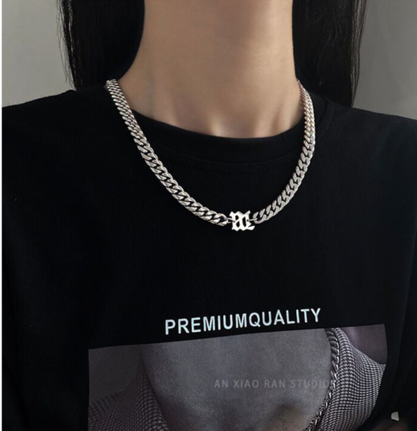 鈦鋼｜M字母項鍊